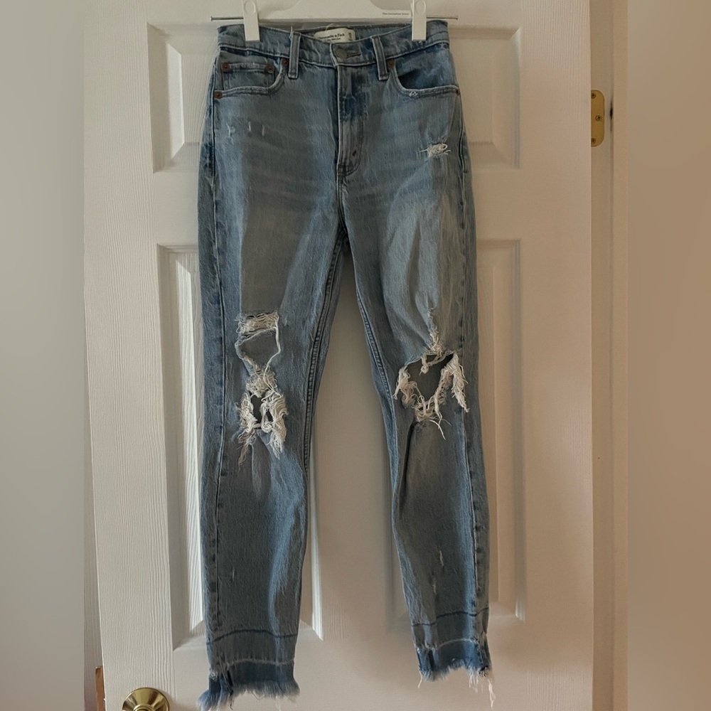 Abercrombie & Fitch High Rise Mom Jean